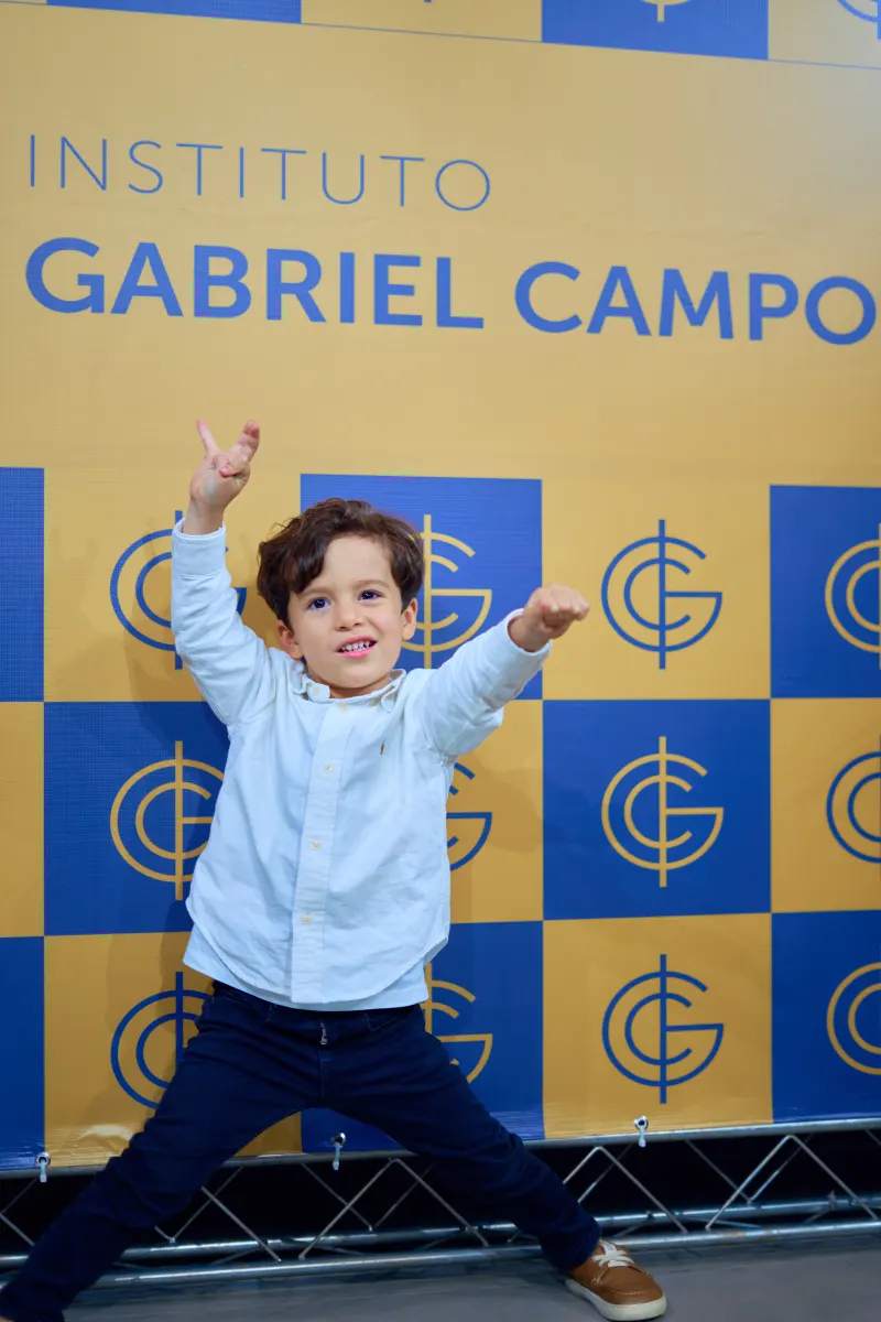 Equipe e pacientes no evento do Instituto Gabriel Campos